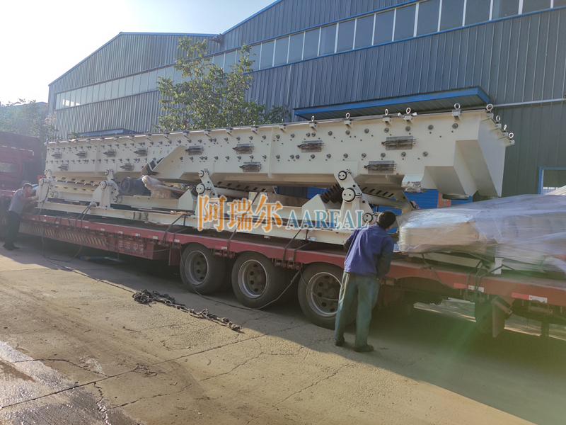 Eccentric Connecting Rod Long Distance Vibrating Conveyor Screen for Conveying Sugar and Salt