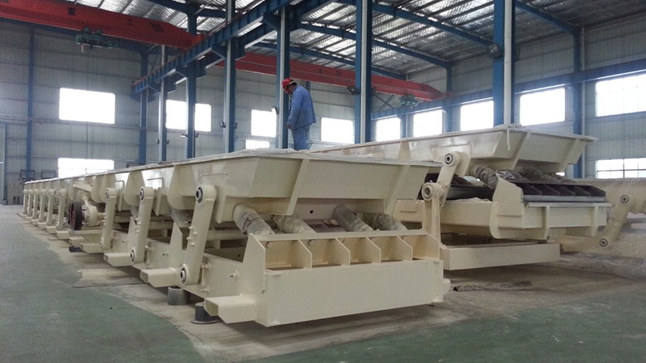 Two-Mass Resonance Balanced Vibratory Conveyor