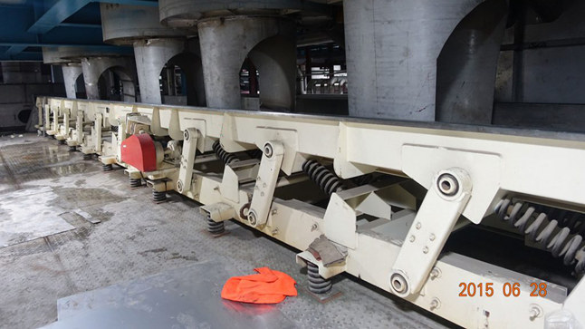 Two-Mass Resonance Balanced Vibratory Conveyor